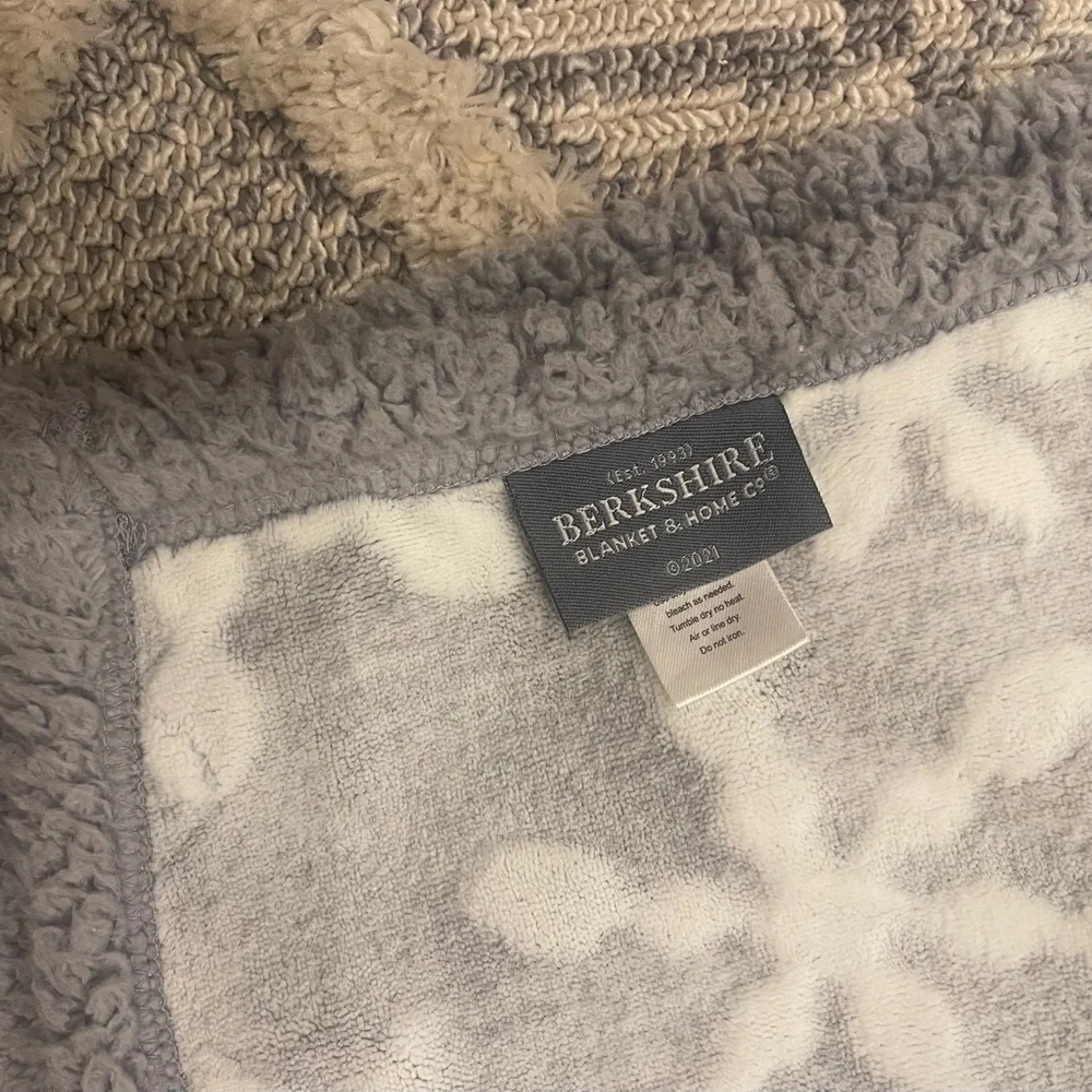 Berkshire Gray White Snowflake Sherpa Throw Blanket